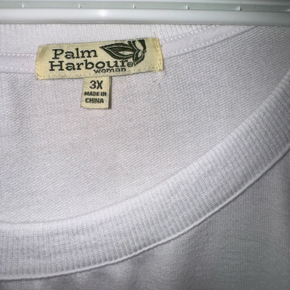 Woman’s lightweight sweatshirt top - Picture 2 of 2